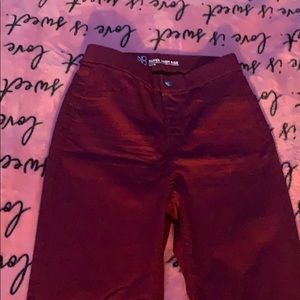 “Super High Rise” Jeans burgundy